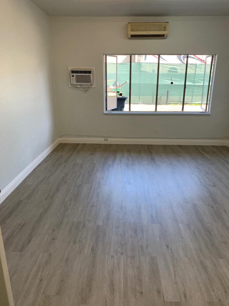 Flooring Casa Valenzuela Construction Inc.