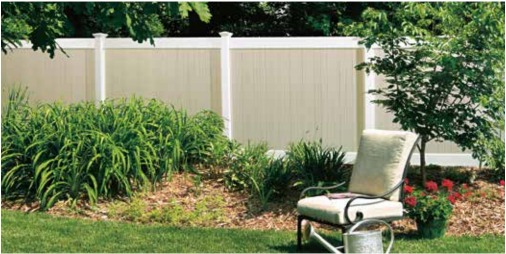 Vinyl privacy fence in white and tan